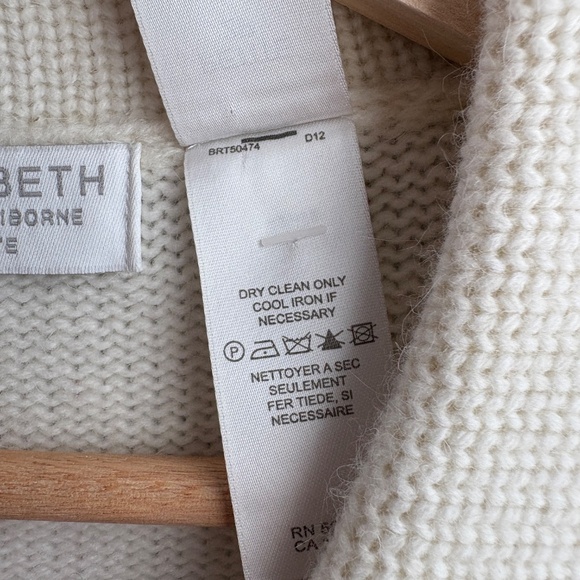 Vintage Liz Claiborne Christmas Button Up Cardigan Sweater Sz S Holly Mistletoe - Picture 7 of 8